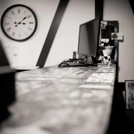 Bed & Bar No.8 - Adults Only