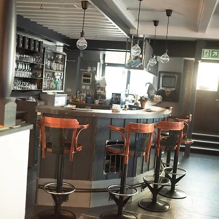 Bed & Bar No.8 - Adults Only 2*