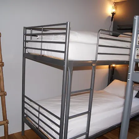 Bed & Bar No.8 - Adults Only Entrelagos