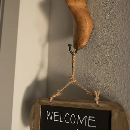 Bed & Bar No.8 - Adults Only Hotel 2*