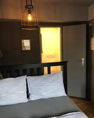 Bed & Bar No.8 - Adults Only