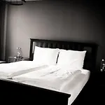 Bed & Bar No.8 - Adults Only