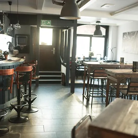 Bed & Bar No.8 - Adults Only מלון אינטרלאקן