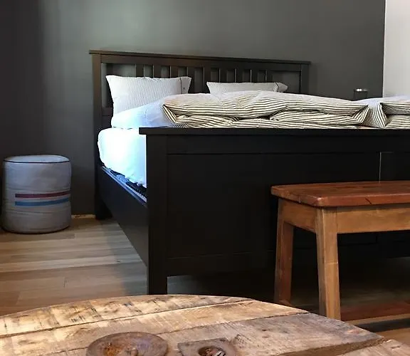 Bed & Bar No.8 - Adults Only 2* אינטרלאקן