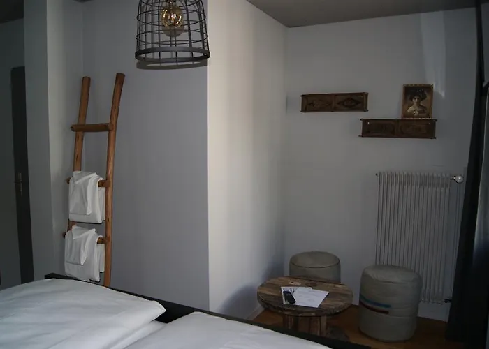Bed & Bar No.8 - Adults Only מלון