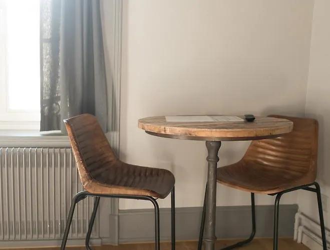 מלון Bed & Bar No.8 - Adults Only 2*